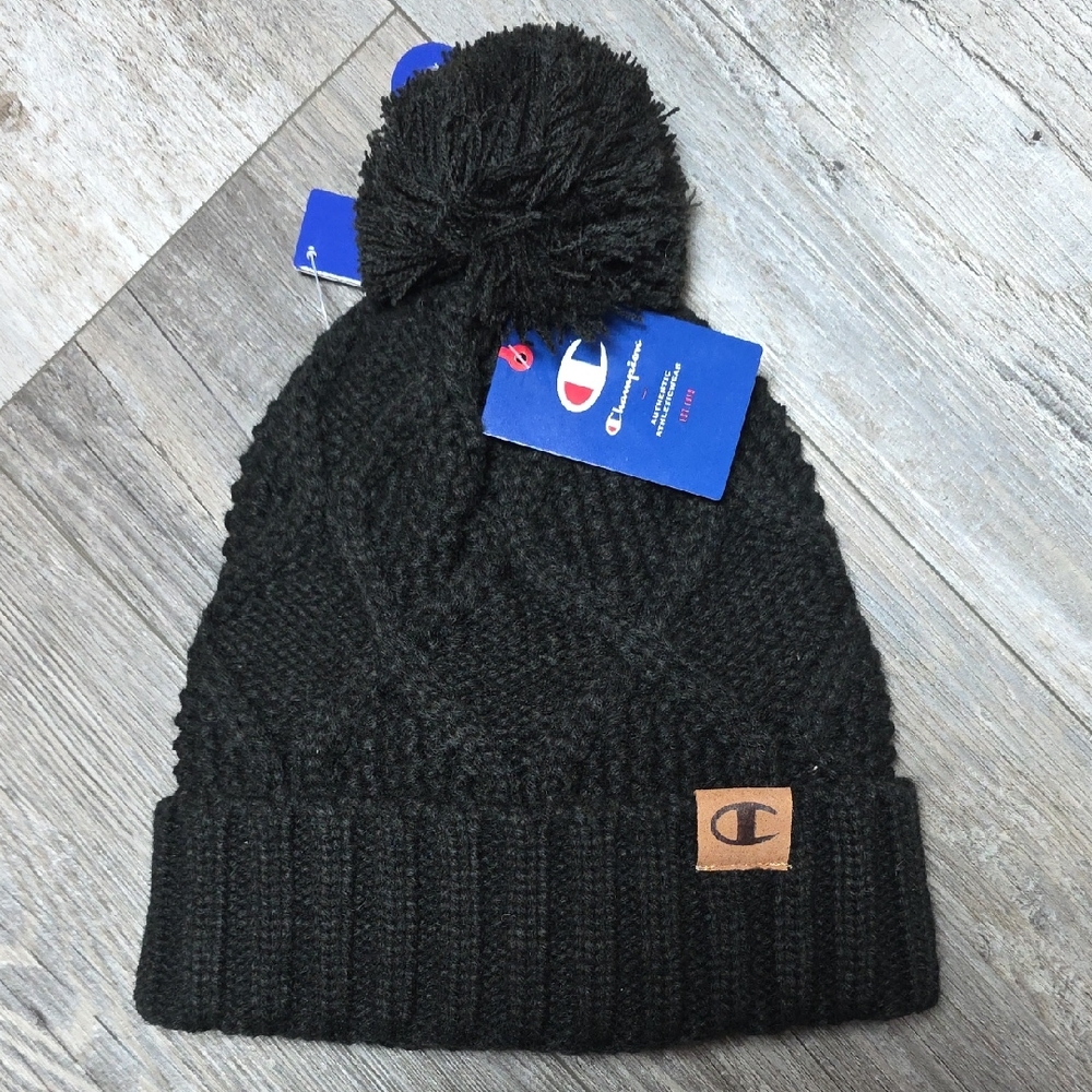 Champion | OSFM Knit Pom-pom Beanie, Fleece Lined *NWT